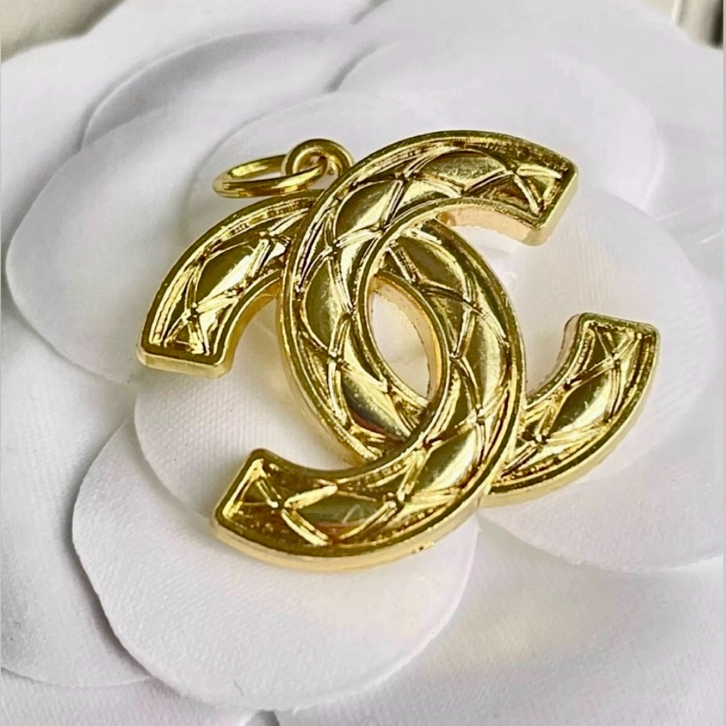 Chanel Medallion Zipper Pull